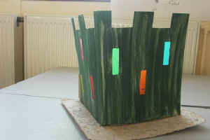 arts_plastique_classe_medievale_chateau_bougie_monte.jpg (53238 octets)